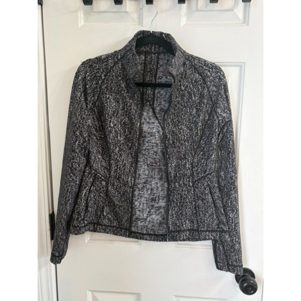 Lululemon Women's Lightly Jacket Luon Suited Jacquard Black White Size 8